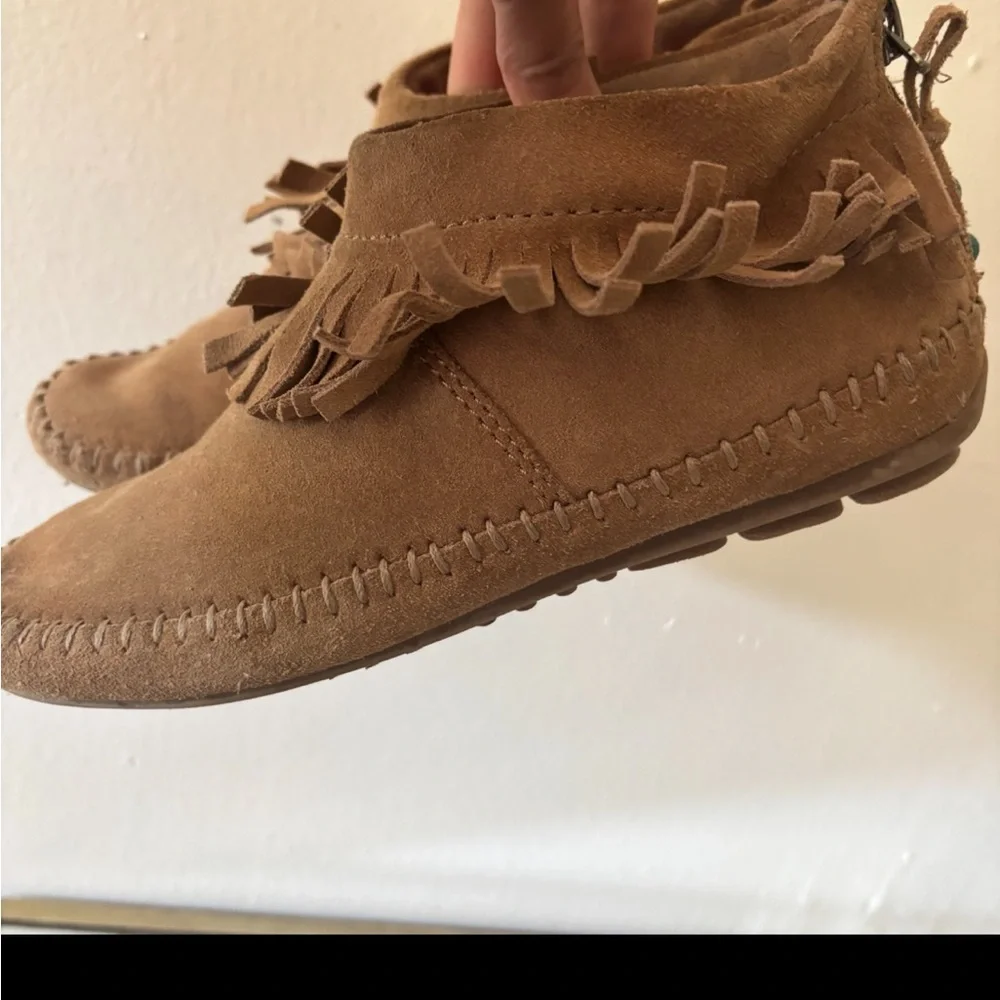 American Eagle Outfitters Fringe Moccasin Ankle Bootie Kids Shoe Size 6